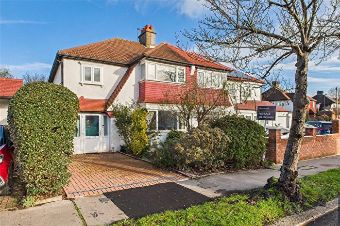 4 Bedroom Semi Detached House For Sale In The Chase, London, SW16