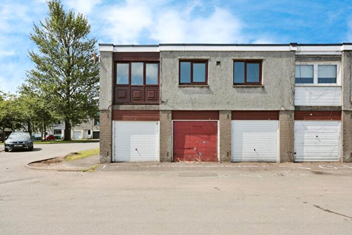 2 Bedroom End Of Terrace House For Sale In Alves Drive, Glenrothes, Fife, KY6