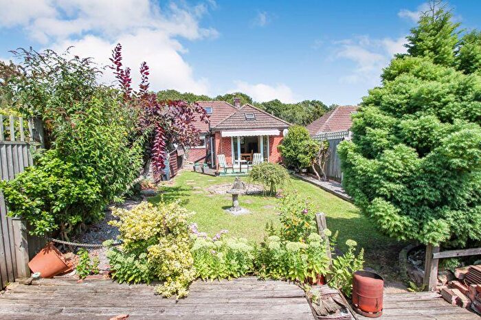 2 Bedroom Detached Bungalow For Sale In Bridge Close, Bursledon, Southampton, SO31