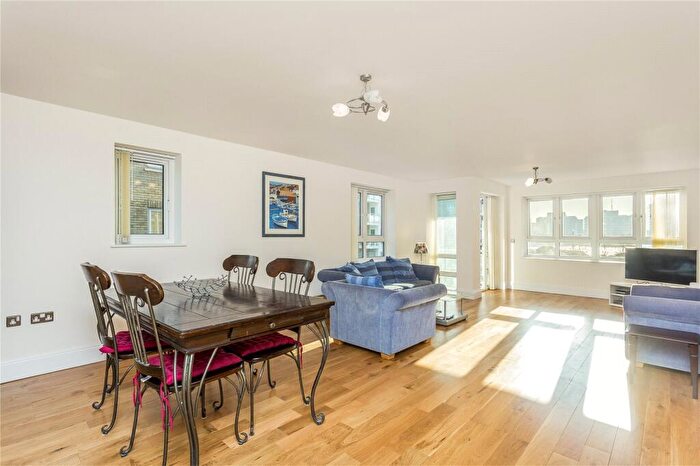 3 Bedroom Flat To Rent In St. Davids Square, Cubitt Town, E14