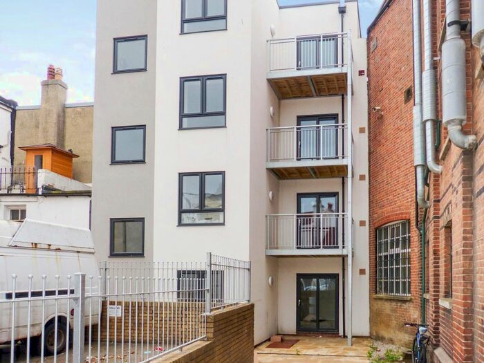 2 Bedroom Flat To Rent In Waterworks Road, Hastings TN34