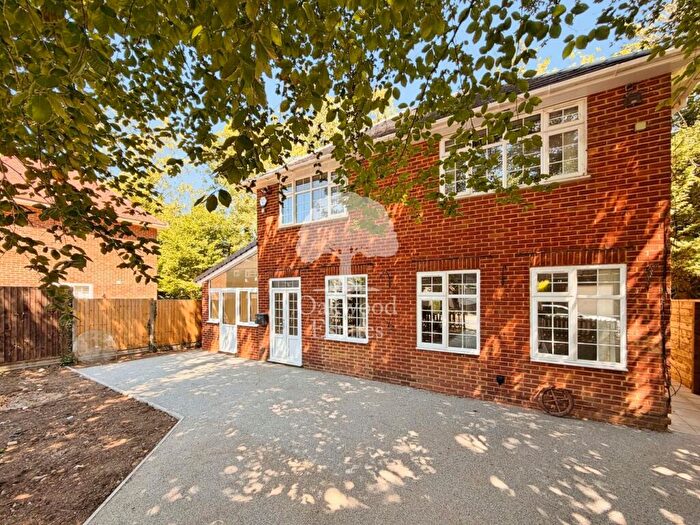 3 Bedroom Detached House To Rent In Wooburn Moor, High Wycombe, HP10