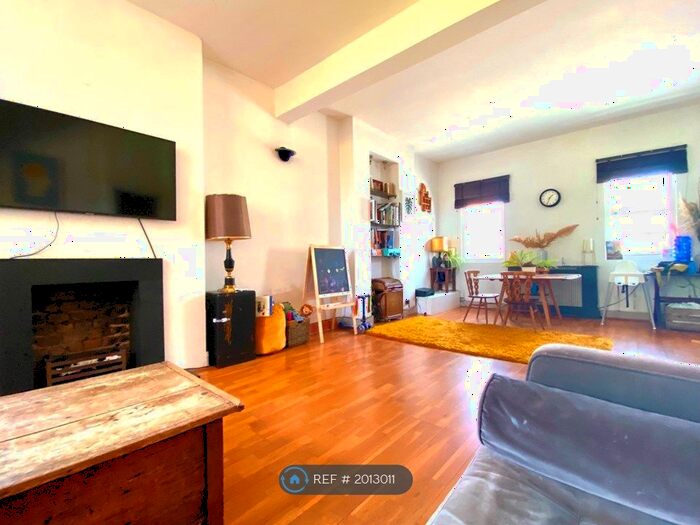 2 Bedroom Flat To Rent In Nevill Road, London, N16