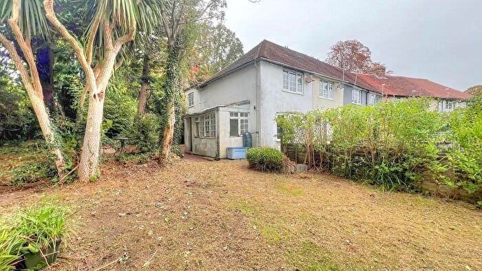 3 Bedroom End Of Terrace House For Sale In Tilmore Road, Petersfield, Hampshire, GU32