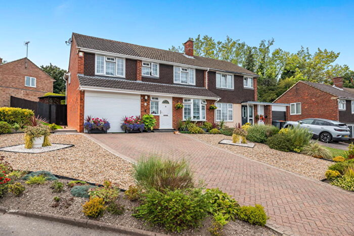 5 Bedroom Semi-Detached House For Sale In Canesworde Road, Dunstable, Bedfordshire, LU6