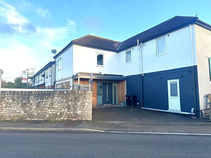 3 Bedroom Maisonette To Rent In Bath Road, Bristol, BS31