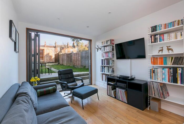 2 Bedroom Flat To Rent In Gellatly Road, London, SE14