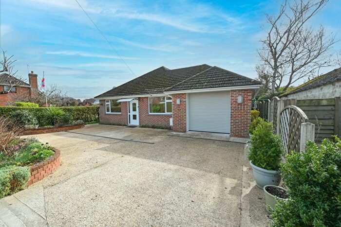 3 Bedroom Detached Bungalow For Sale In Broadshard Lane, Ringwood, BH24