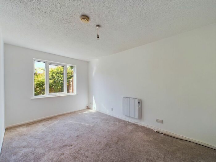 1 Bedroom Property To Rent In St Peters Close, Cheltenham, Gloucestershire, GL51