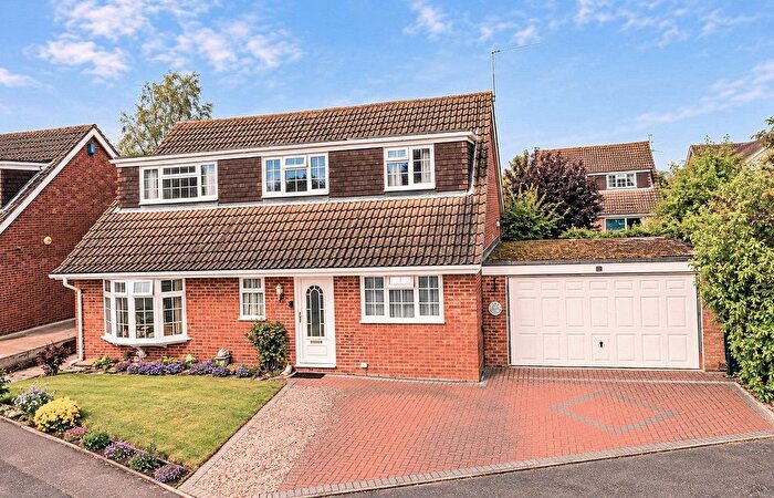 5 Bedroom Detached House For Sale In Whinnetts Way, Pulloxhill, MK45