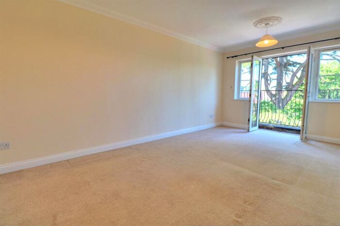 2 Bedroom Flat To Rent In Archers Road, Banister Park, Southampton, SO15