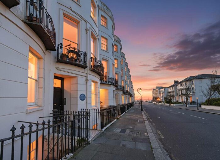 1 Bedroom Flat To Rent In Lansdowne Place, Hove, BN3