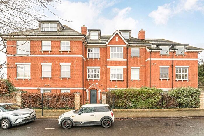 2 Bedroom Flat For Sale In Daysbrook Road, Streatham Hill, SW2