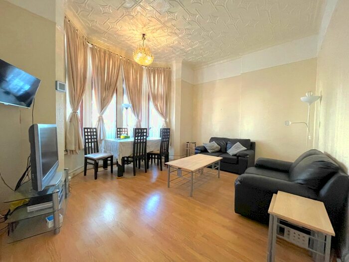 1 Bedroom Flat To Rent In Hamilton Road, London, W5
