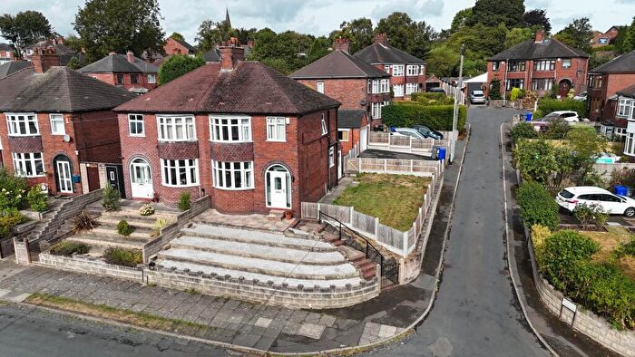 3 Bedroom Semi-Detached House For Sale In Hunters Way, Stoke-On-Trent, ST4