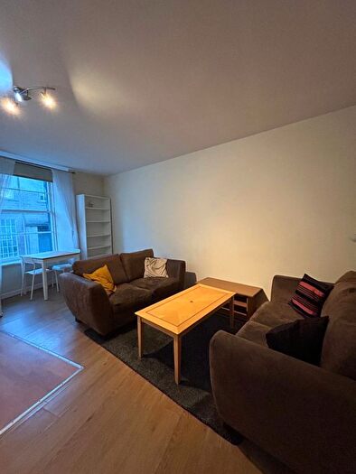 2 Bedroom Flat To Rent In Lawrence Street, West End, Dundee, DD1