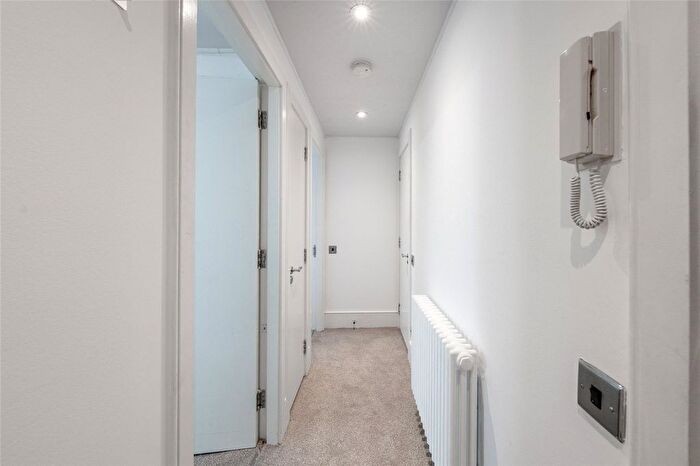 1 Bedroom Flat For Sale In Langford Court, Abbey Road, St John's Wood, London, NW8