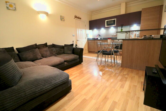 1 Bedroom Apartment To Rent In High Street, RH4