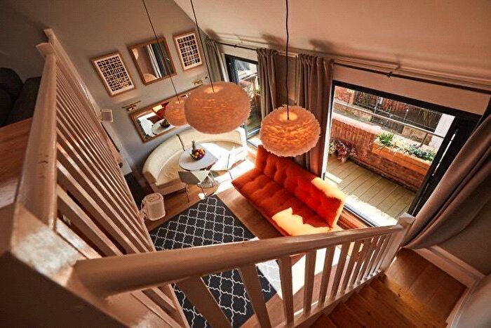 3 Bedroom Flat To Rent In St. Michaels Street, Oxford, Oxfordshire, OX1