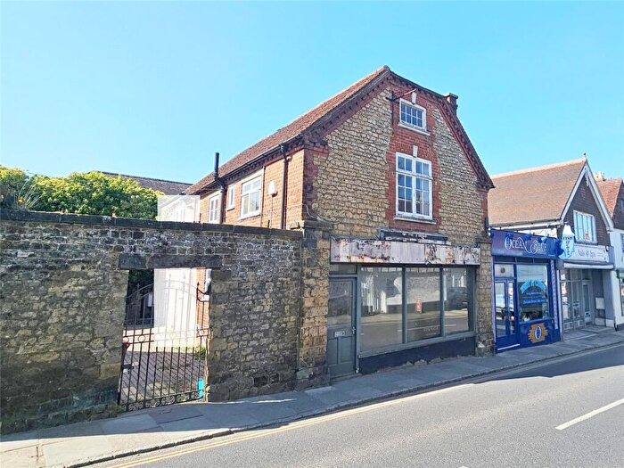 1 Bedroom Apartment For Sale In Rumbolds Hill, Midhurst, West Sussex, GU29
