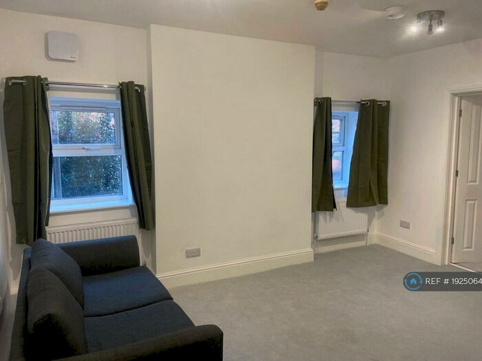1 Bedroom Flat To Rent In Palatine Road, Manchester, M20