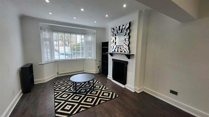 4 Bedroom Property To Rent In Tysoe Avenue, Enfield, EN3