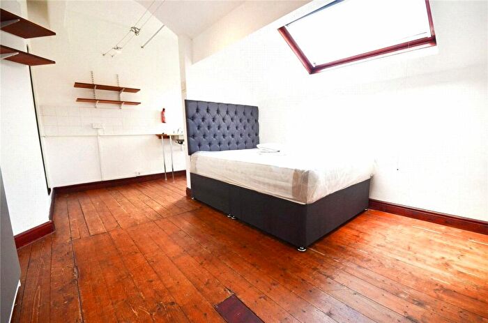 5 Bedroom Terraced House To Rent In Hathersage Road, Manchester, Greater Manchester, M13