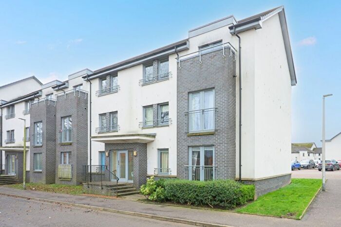 2 Bedroom Flat For Sale In Crookston Court, Larbert, FK5