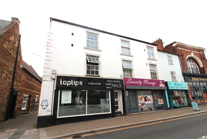 2 Bedroom Flat To Rent In Silver Street Wellingborough Northamptonshire, NN8