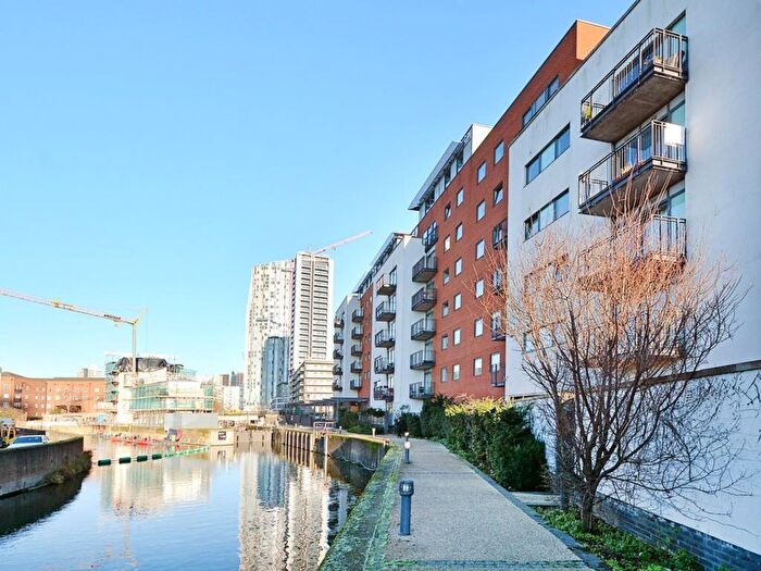 2 Bedroom Flat To Rent In High Street, The Lock Building, E15