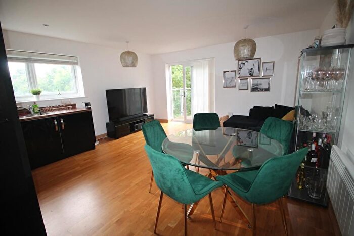 2 Bedroom Flat To Rent In Cherrydown East, Basildon, SS16