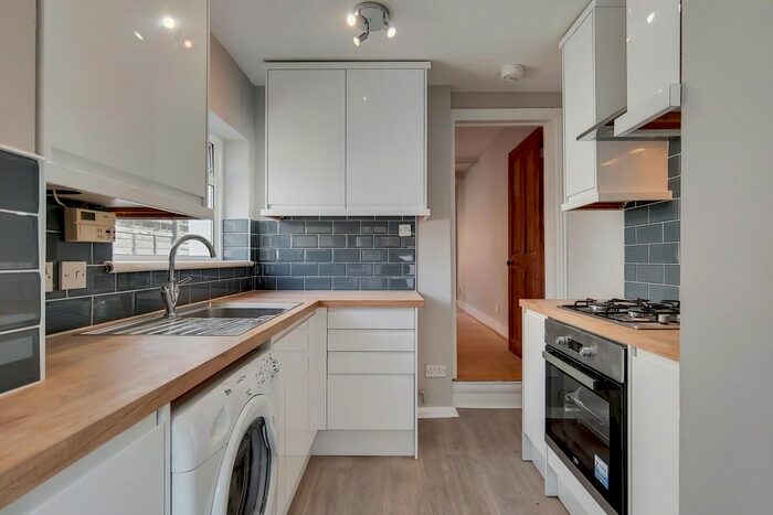2 Bedroom End Of Terrace House To Rent In Warwick Road, Twickenham, TW2