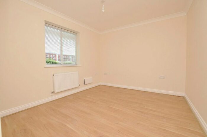 1 Bedroom Flat To Rent In Honeywick Close, Bedminster, Bristol, BS3