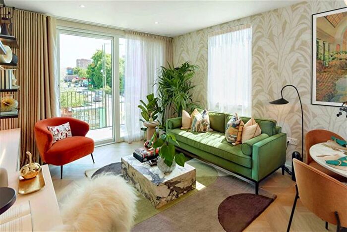 2 Bedroom Flat To Rent In Silkstream, The Hyde, NW9