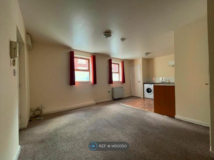 1 Bedroom Flat To Rent In George Street, Grantham, NG31