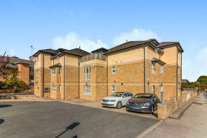 2 Bedroom Flat To Rent In Beever Lane, Barnsley, South Yorkshire, S75