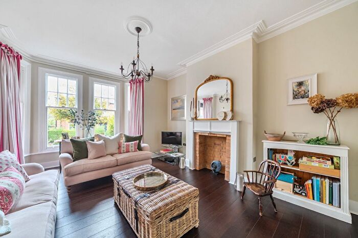 2 Bedroom Flat For Sale In Sarre Road, West Hampstead, London, NW2