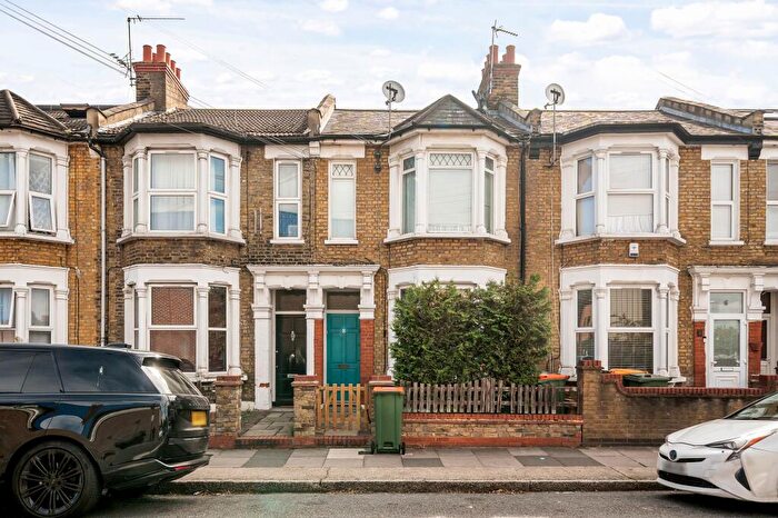 2 Bedroom Flat For Sale In Deanery Road, Stratford, E15