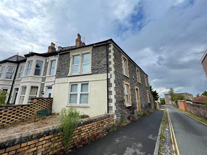 3 Bedroom End Of Terrace House To Rent In Downend Road, Fishponds, BS16
