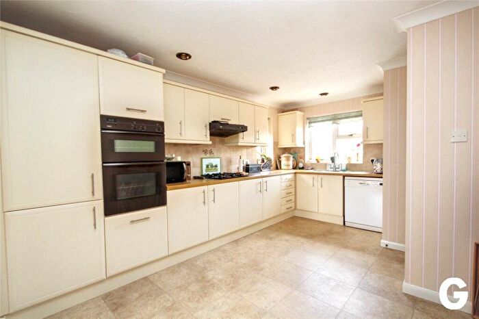 4 Bedroom Detached House For Sale In North Poulner Road, Ringwood, Hampshire, BH24