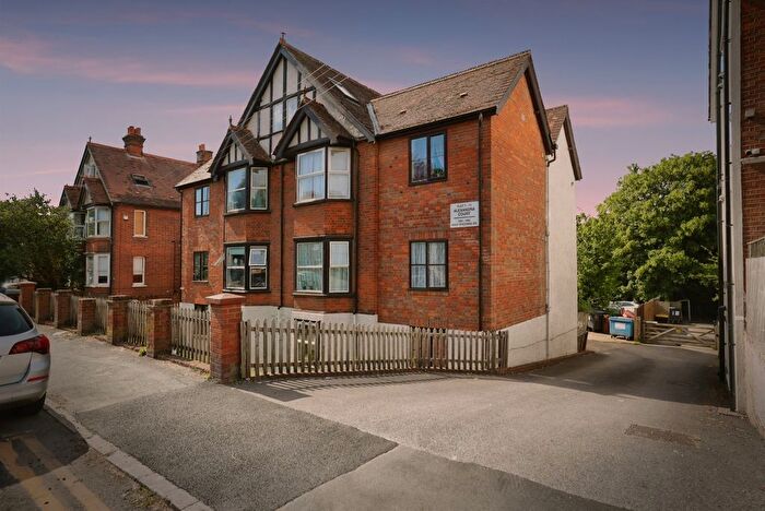 1 Bedroom Flat For Sale In West Wycombe Road, High Wycombe, HP12