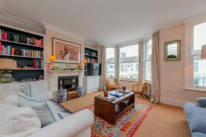 2 Bedroom Flat To Rent In Purves Road, London, NW10