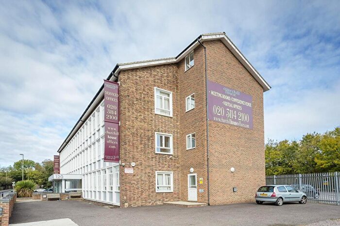 Apartment To Rent In Bunns Lane, Mill HIll, London, NW7