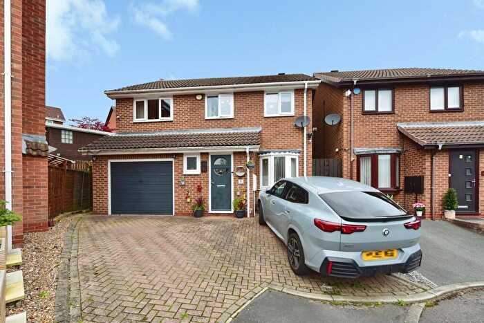 4 Bedroom Detached House For Sale In Deanhead Court, Owlthorpe, Sheffield, S20