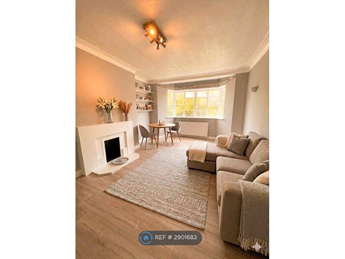 1 Bedroom Flat To Rent In Streatham High Road, London, SW16