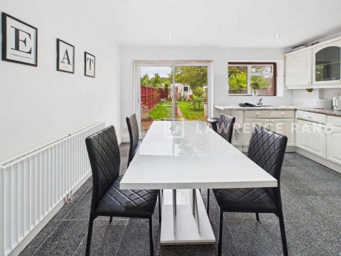 4 Bedroom Terraced House To Rent In Stuart Avenue, Harrow, HA2