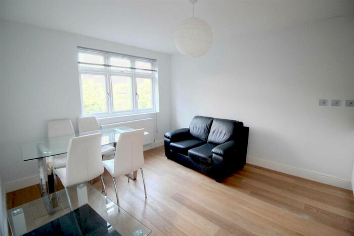 2 Bedroom Flat To Rent In Fordwych Road, London, NW2