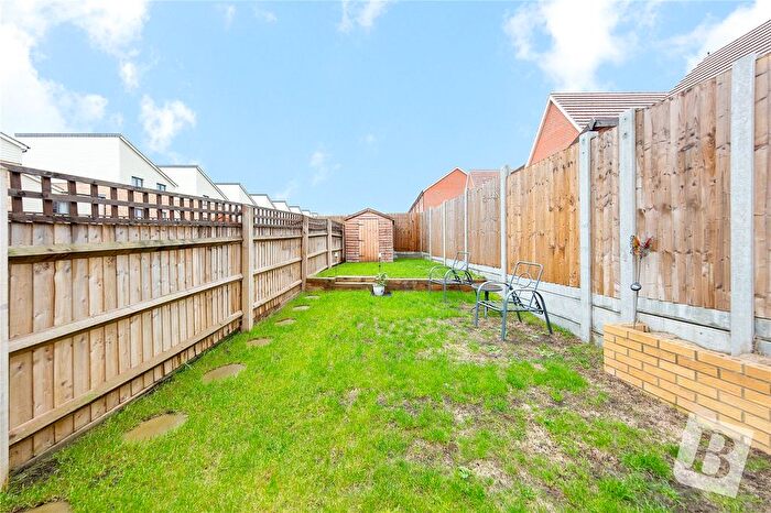 3 Bedroom End Of Terrace House For Sale In Bumpstead Mead, Aveley, South Ockendon, Essex, RM15