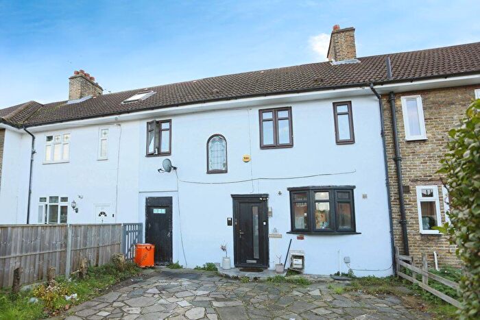 3 Bedroom Terraced House For Sale In Brookehowse Road, London, SE6