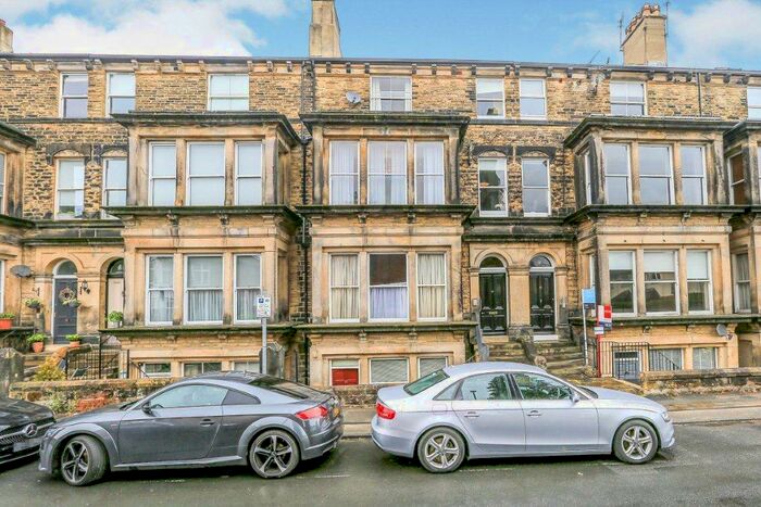 2 Bedroom Flat To Rent In Park View, Harrogate, HG1